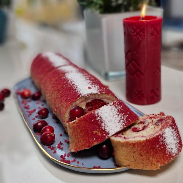 Biskvīta rulete ar vārīto krēmu