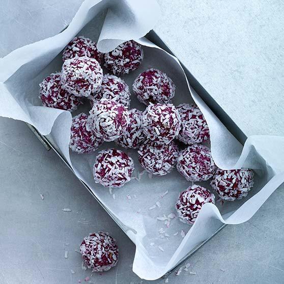 Kokosriekstu un Indijas riekstu bumbiņas