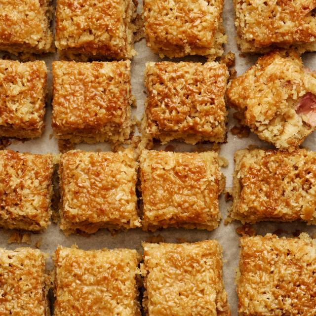 Rabarberu un kokosriekstu plātsmaize
