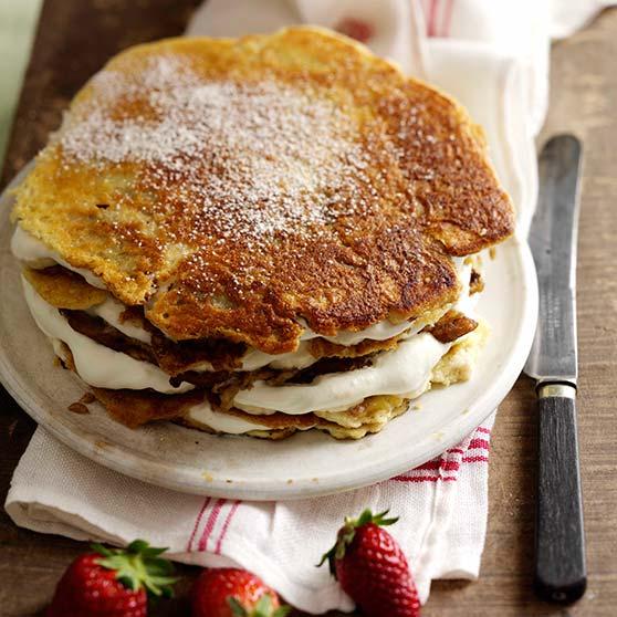 Grezna pankūku torte ar banānu pildījumu