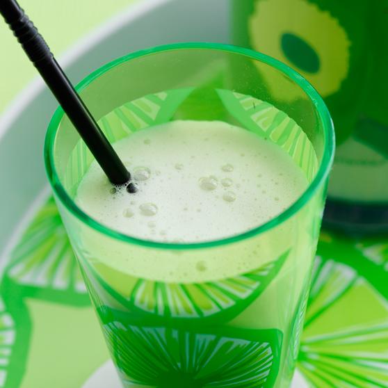Zaļais ābolu piena kokteilis